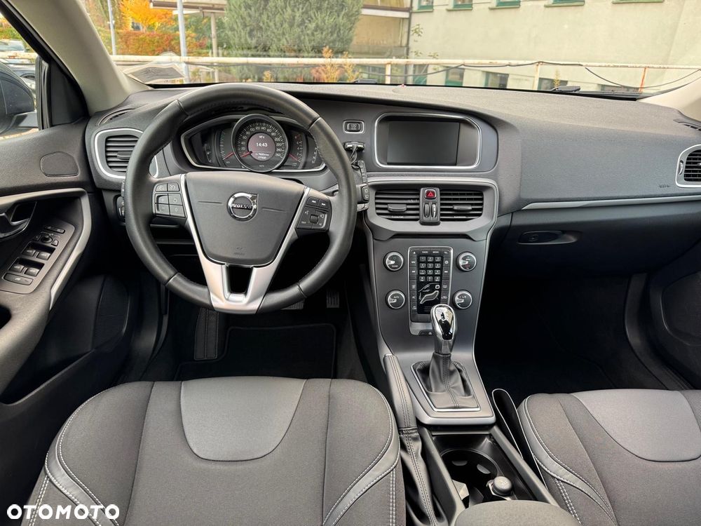 Volvo V40 T3 Drive-E Momentum - 11