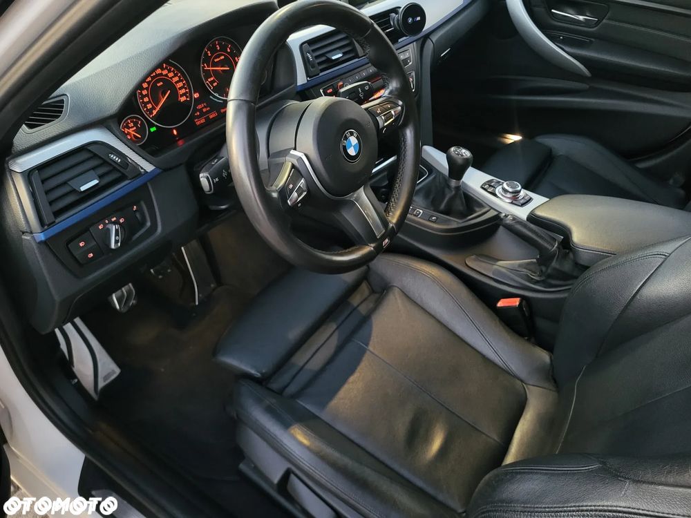 BMW Seria 3 318d M Sport EU6 - 14
