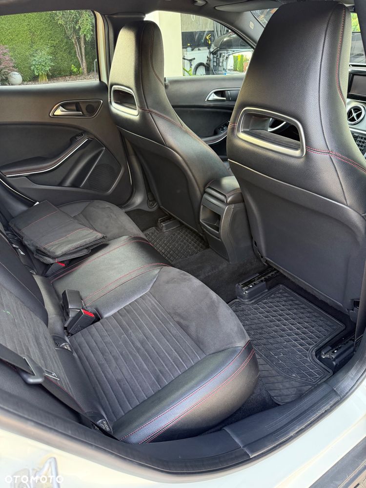 Mercedes-Benz GLA 250 4-Matic - 9