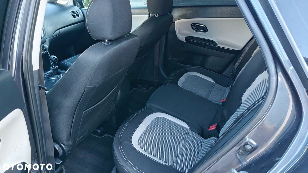 Kia Ceed - 14