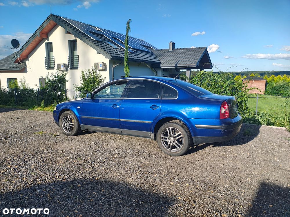 Volkswagen Passat 1.9 TDI Comfortline - 8