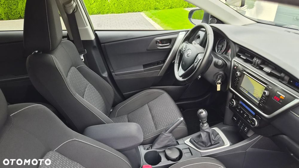 Toyota Auris 1.6 Valvematic Edition - 16