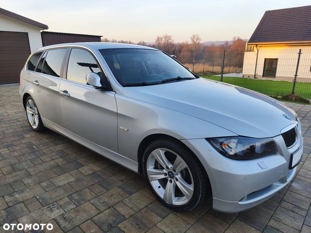 BMW Seria 3 330i - 40