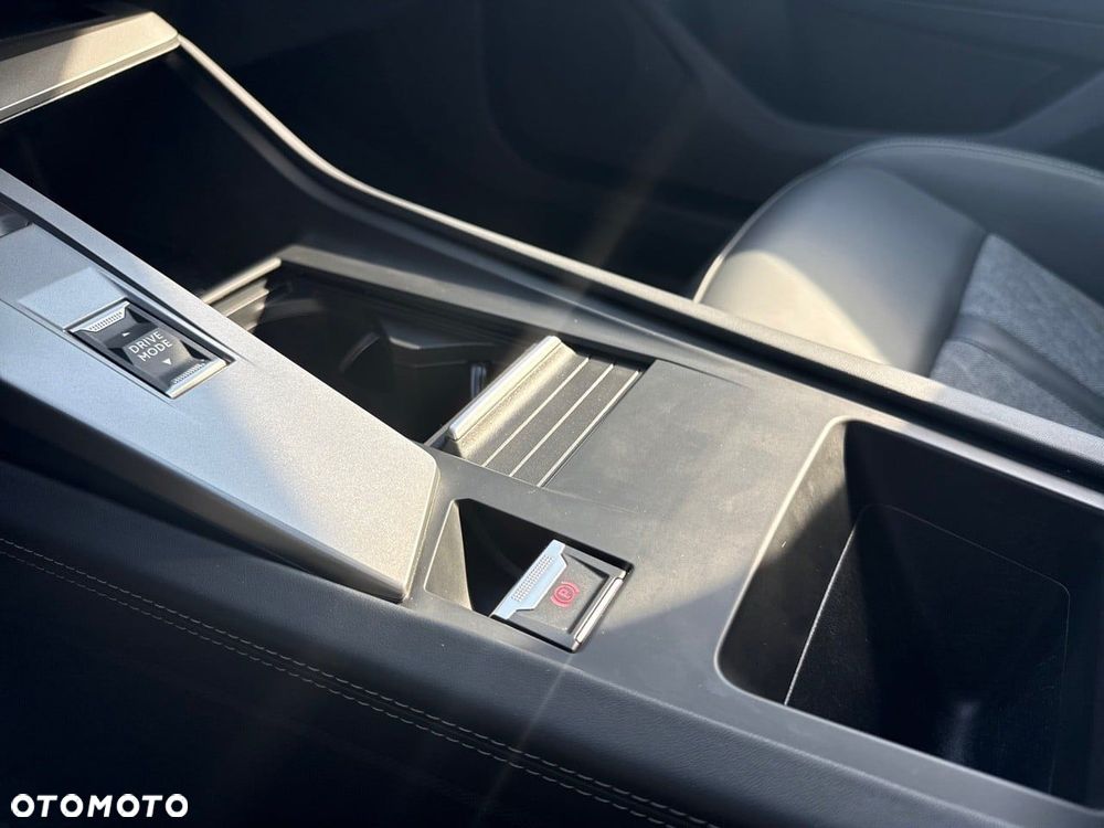 Peugeot 408 1.2 PureTech Allure S&S EAT8 - 25