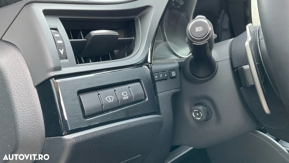 Lexus Seria ES 300h 2.5 TNGA HV 25H- 4X2 CVT Luxury - 25