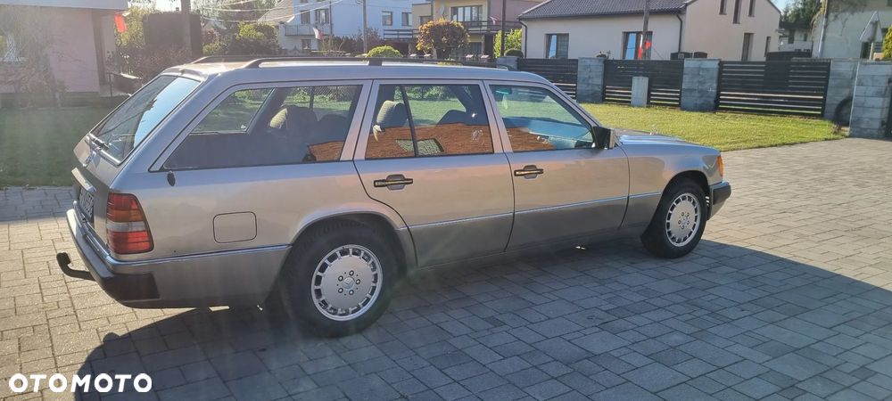 Mercedes-Benz W124 (1984-1993) - 24
