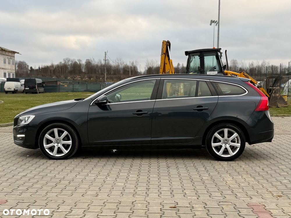 Volvo V60 D2 Momentum - 19
