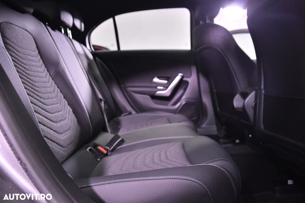 Mercedes-Benz 180 7G-DCT - 13