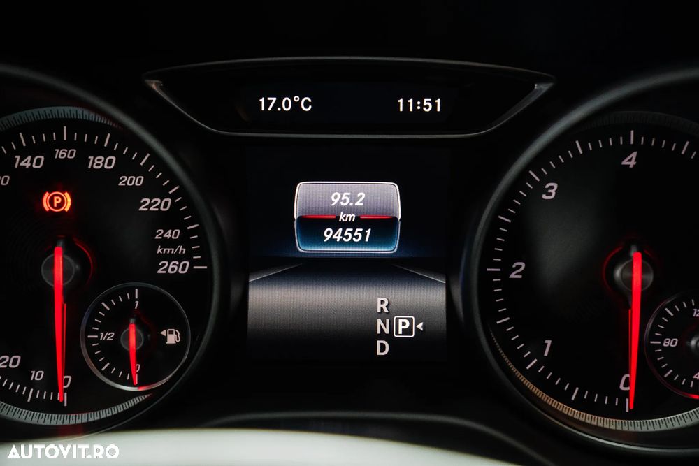 Mercedes-Benz CLA 220 - 23