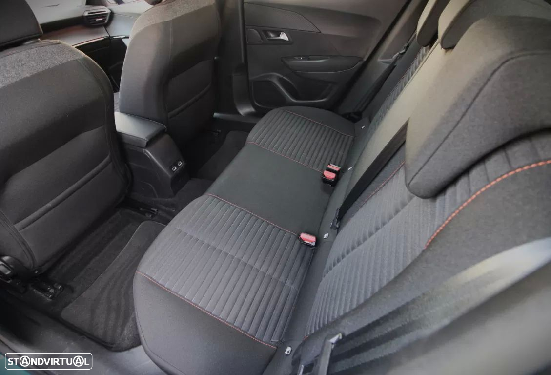 Peugeot e-2008 Active Pack - 23