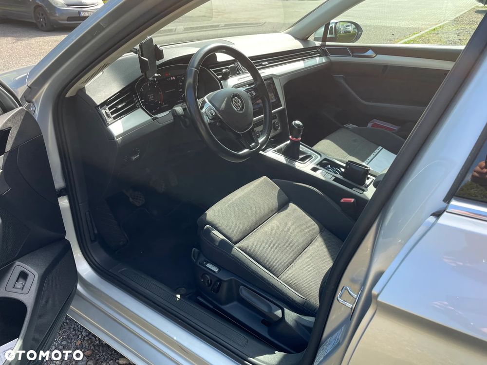 Volkswagen Passat Variant 2.0 TDI SCR Comfortline - 4