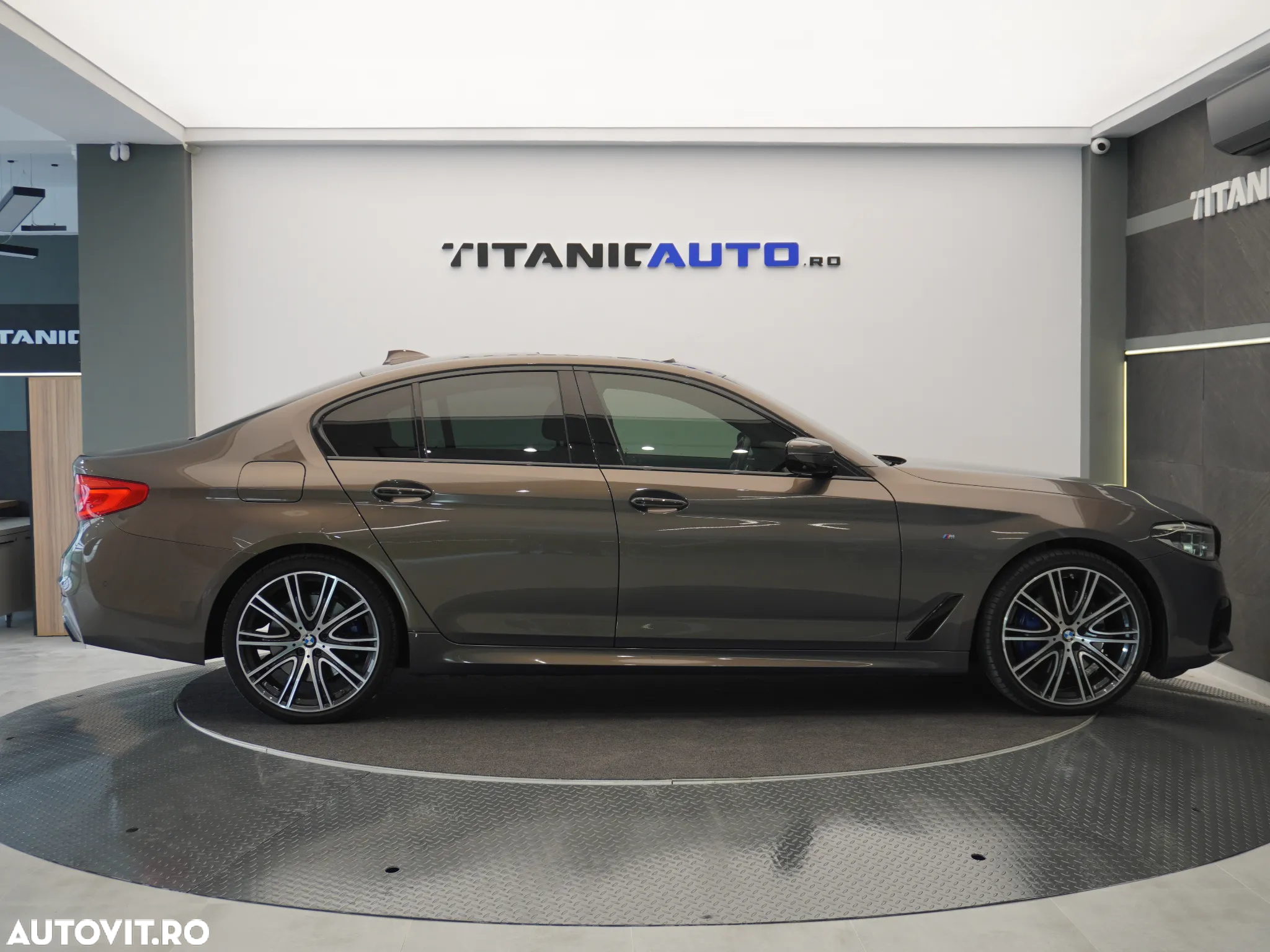 BMW Seria 5 530d xDrive AT - 8