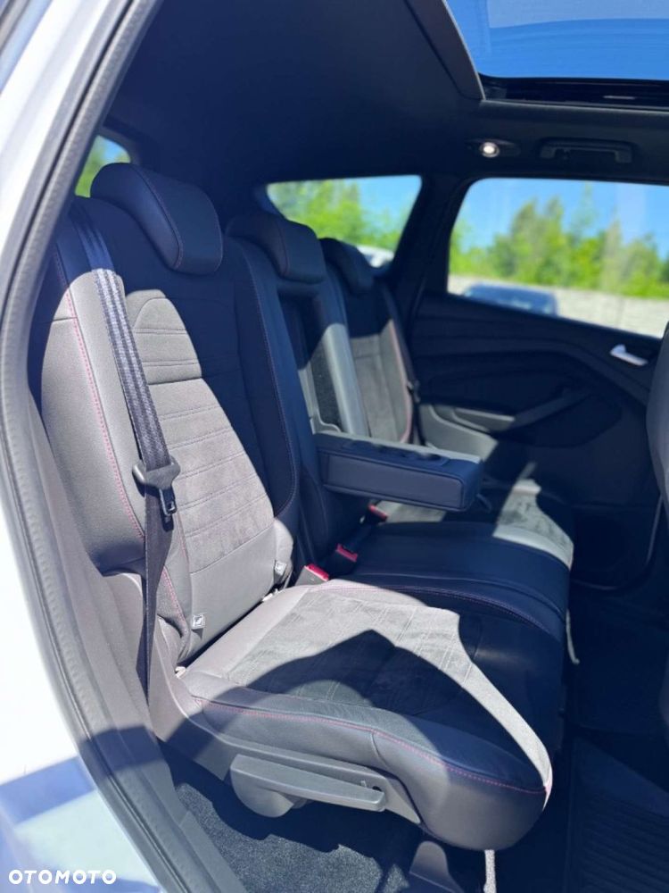 Ford Kuga - 36