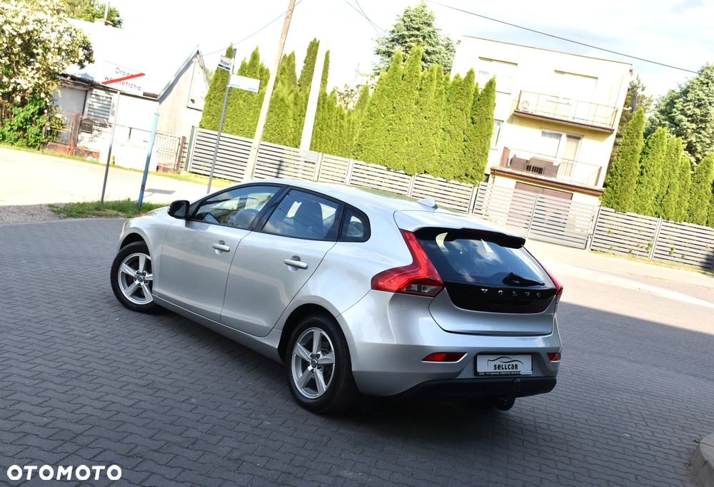 Volvo V40 D2 Momentum - 3