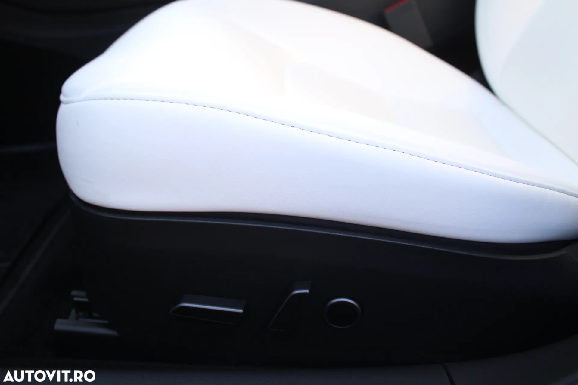 Tesla Model 3 - 5