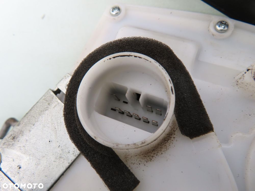 ZAMEK LEWY PRZEDNI SUZUKI SWIFT III 8 PIN - 2