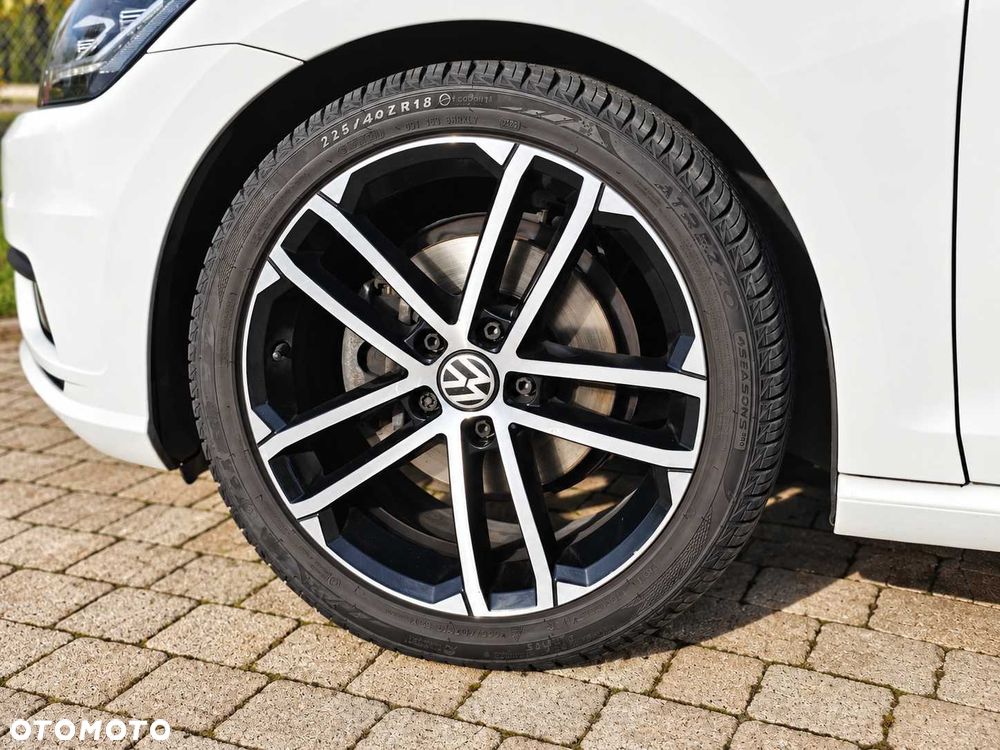 Volkswagen Golf - 5