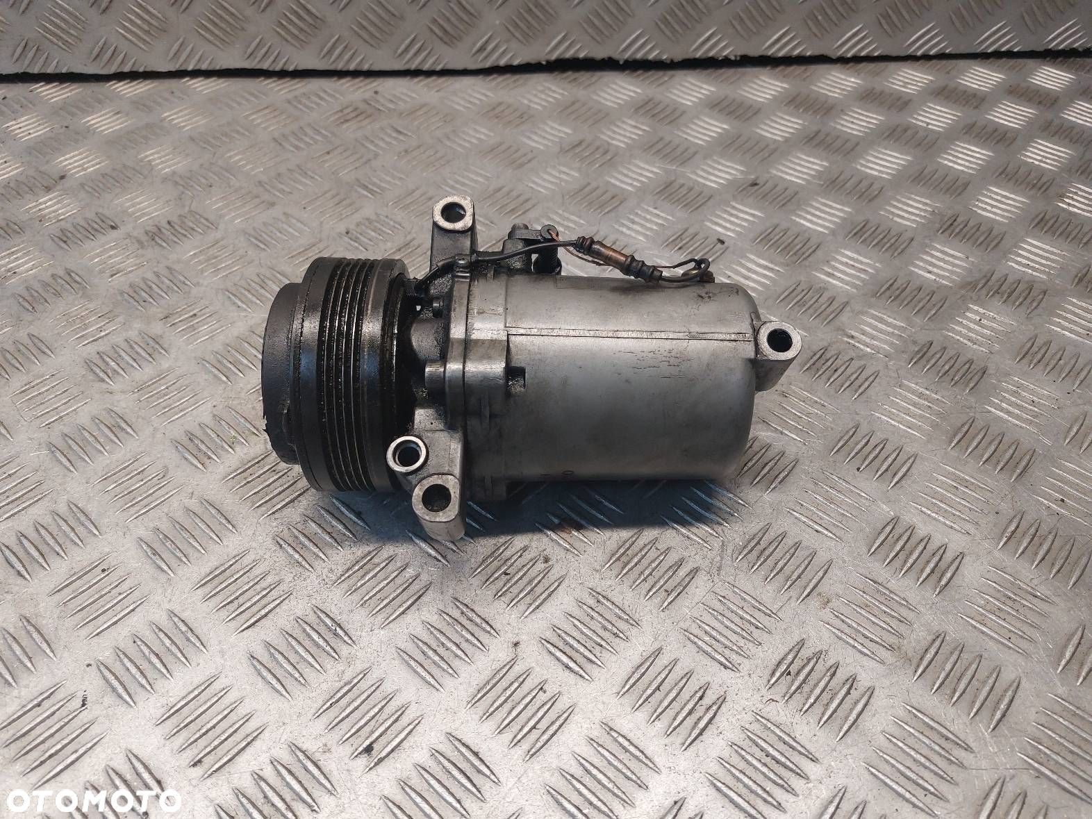 SPRĘŻARKA KOMPRESOR KLIMATYZACJI BMW E39 520D SS120DL1 - 1