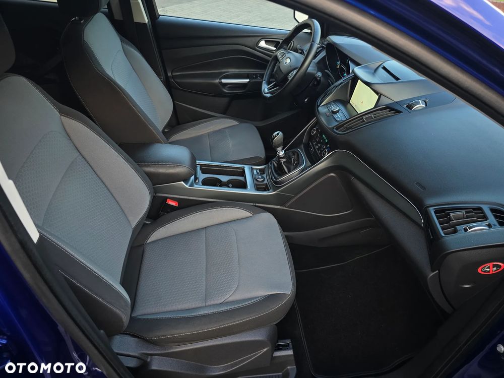Ford Kuga 1.5 EcoBoost 2x4 Titanium - 16
