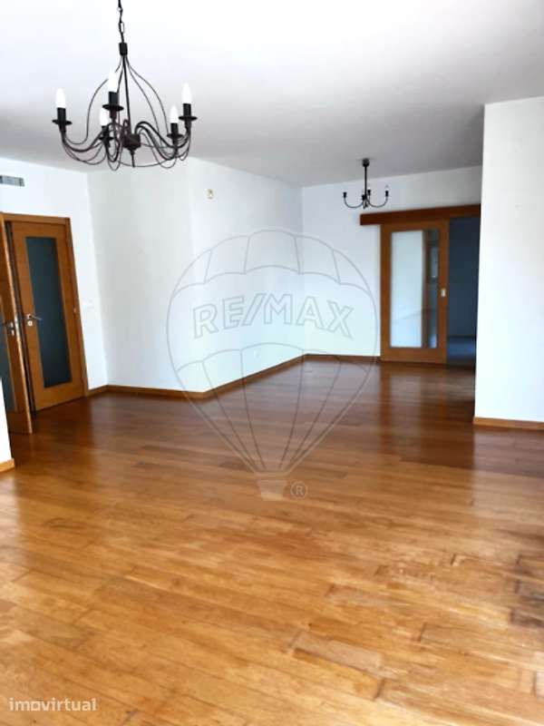 Moradia T4 para venda - Grande imagem: 2/5