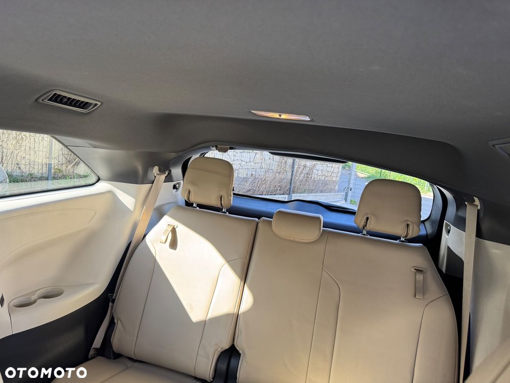 Toyota Sienna - 9