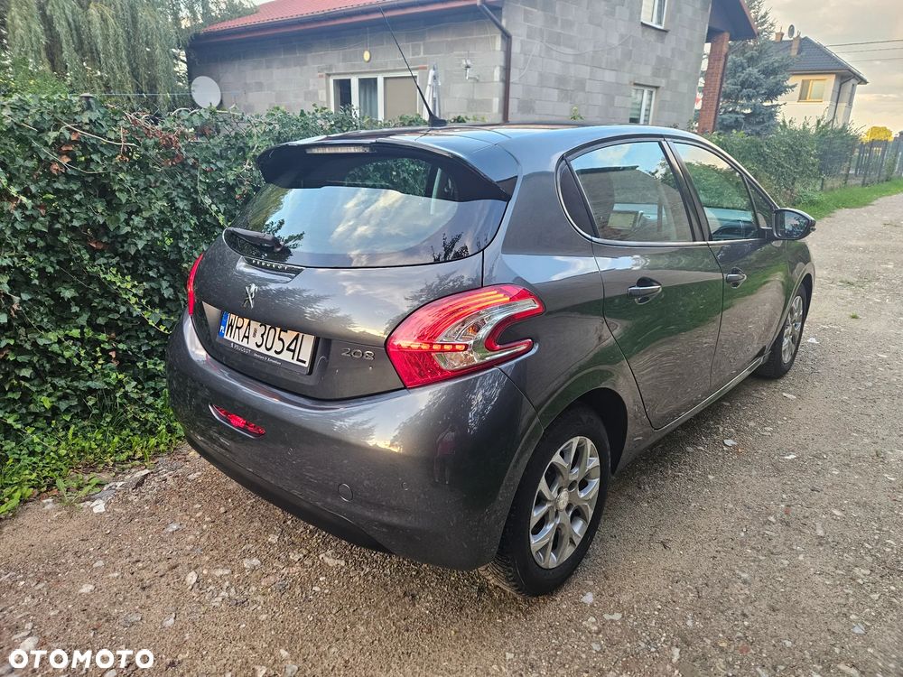 Peugeot 208 - 2