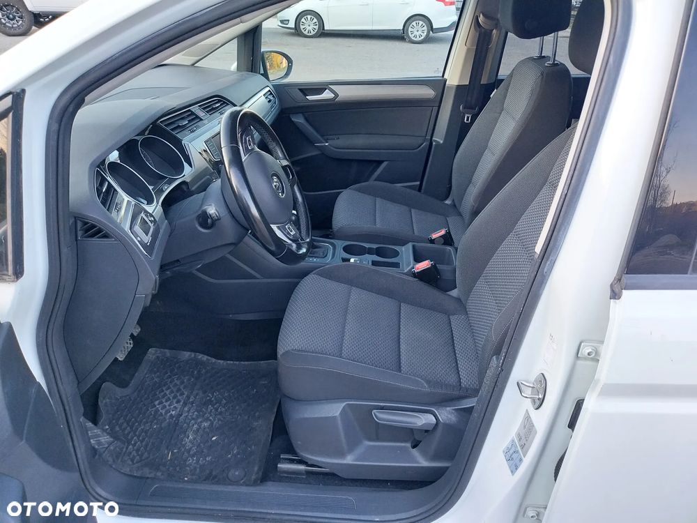 Volkswagen Touran - 13