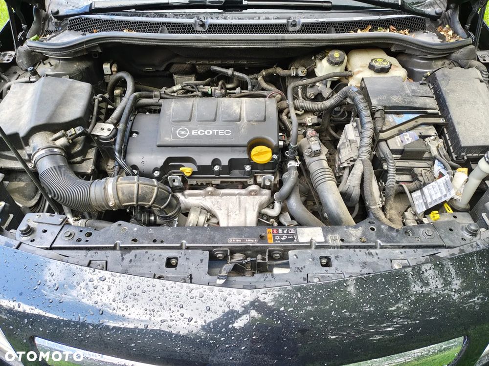 Opel Astra 1.4 Turbo Cosmo - 25