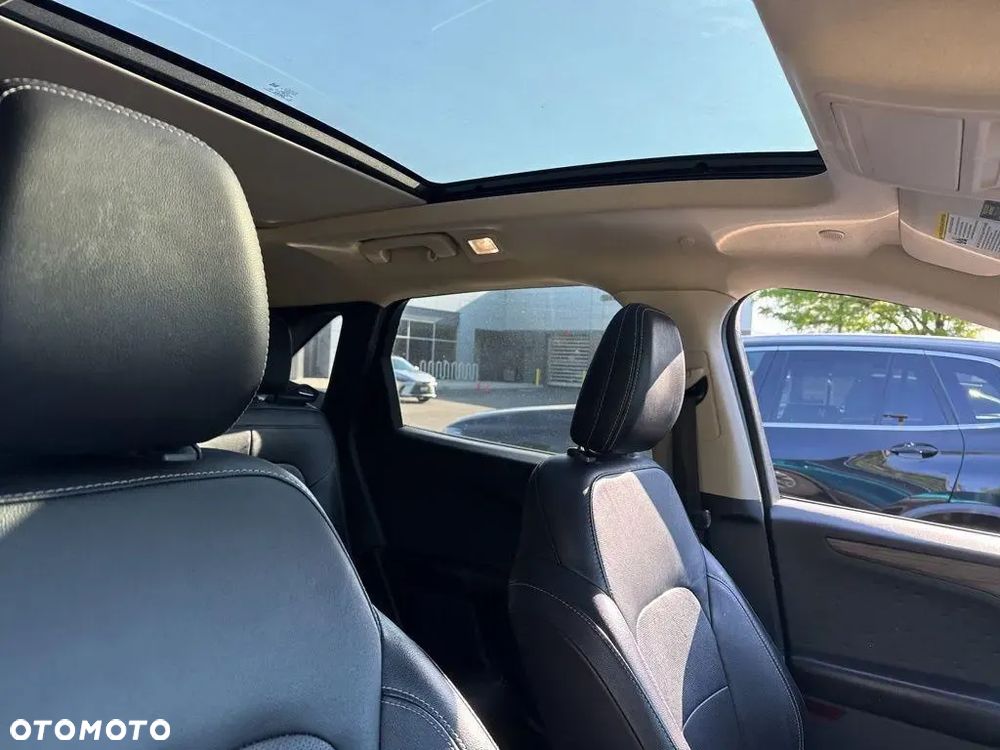 Ford Escape 2.0 EcoBoost AWD Titanium - 8