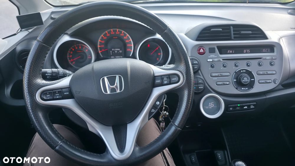 Honda Jazz 1.4 Executive - 12