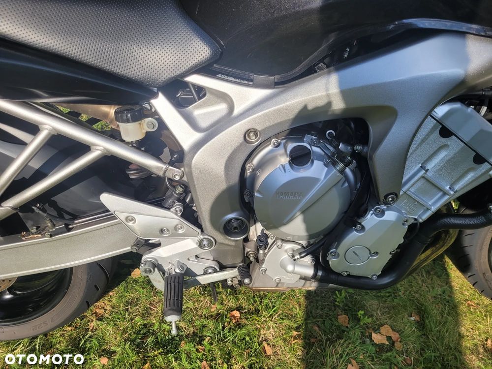 Yamaha FZ6 - 8