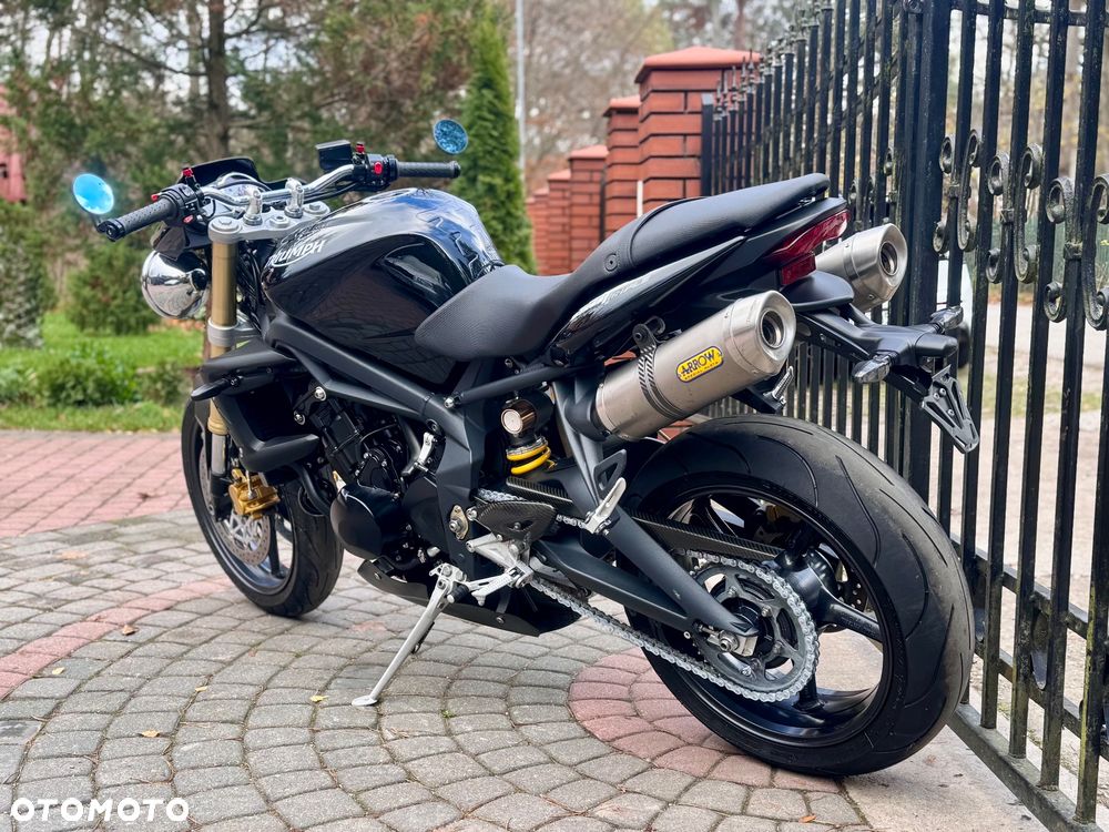 Triumph Street Triple - 8