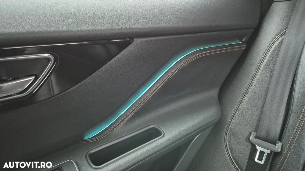 Jaguar F-Pace 20d AWD Aut. Prestige - 24