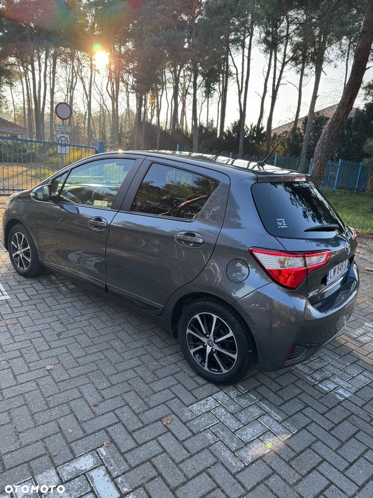Toyota Yaris 1.5 Premium CVT - 5