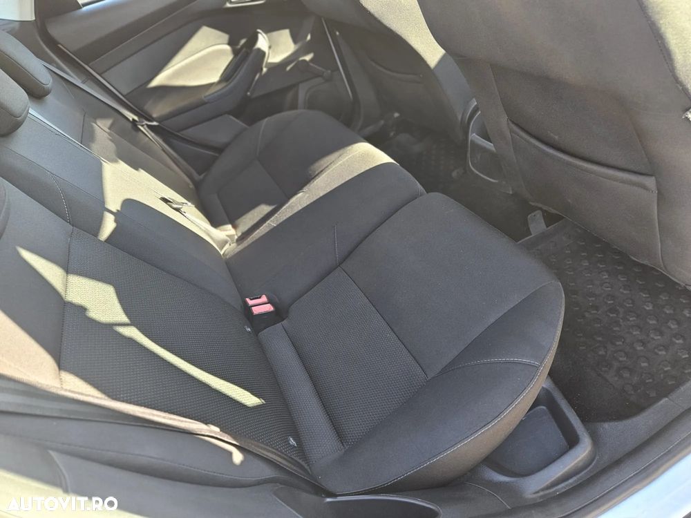 Ford Focus 1.0 EcoBoost Trend - 26