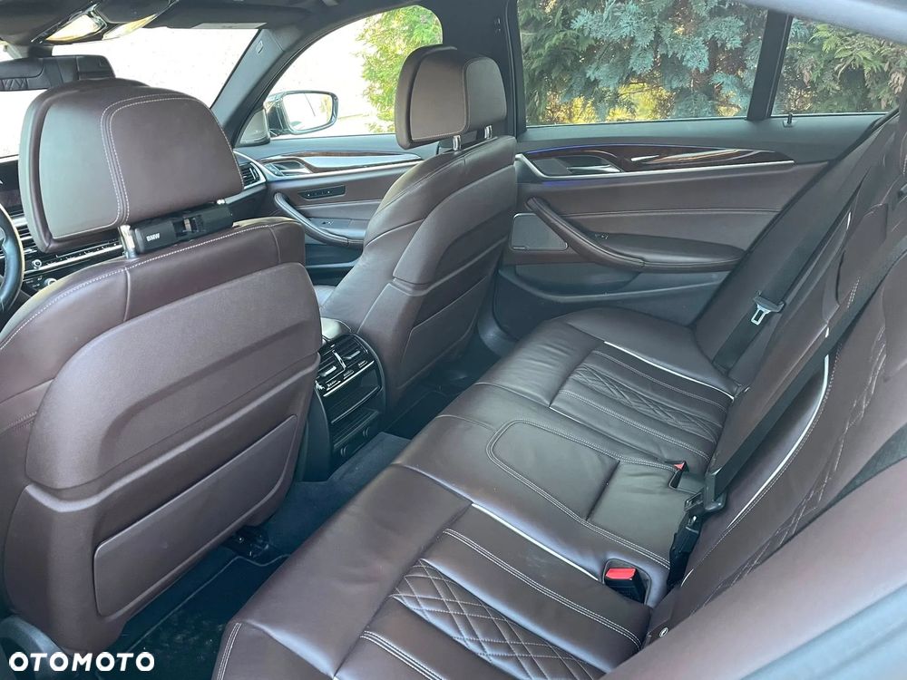 BMW Seria 5 540i - 10