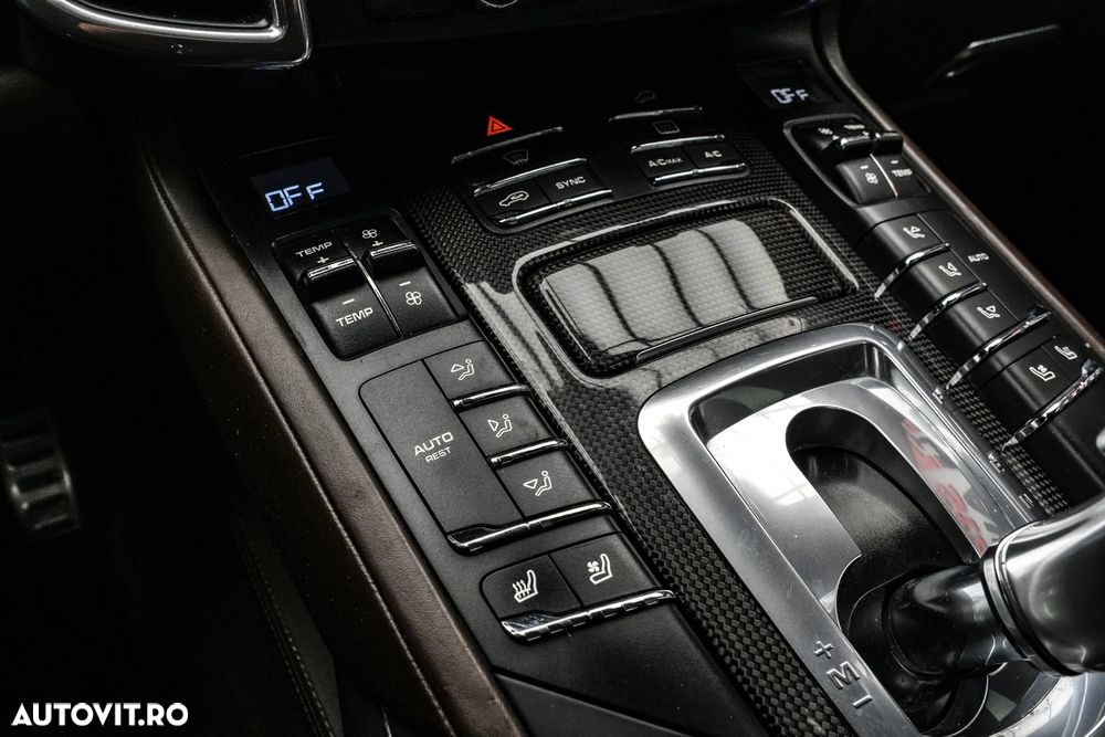 Porsche Cayenne - 23