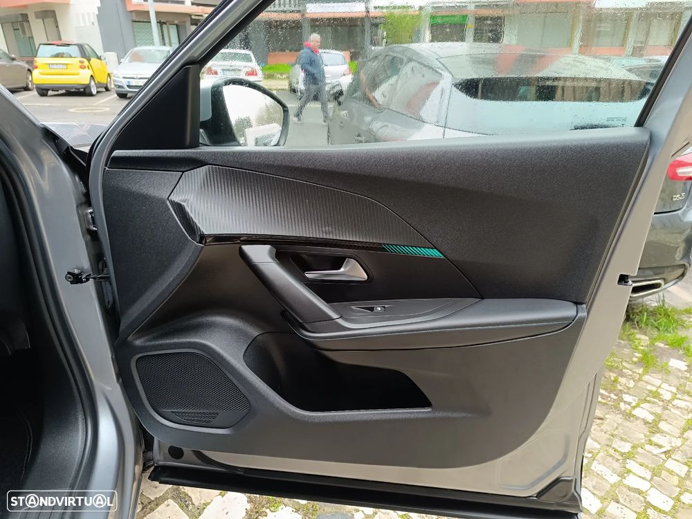 Peugeot 2008 PureTech 130 EAT8 Allure - 25