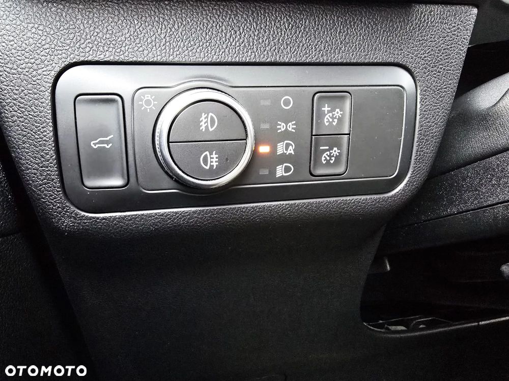 Ford Kuga 1.5 EcoBoost FWD Titanium X - 37