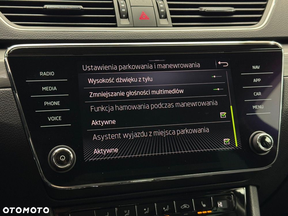 Skoda Superb 2.0 TDI SCR Style DSG - 33