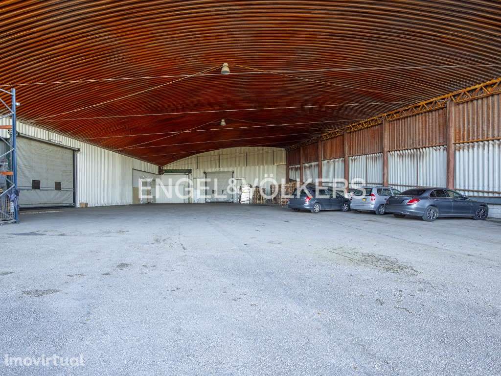 Fábrica/Armazém de Produtos Alimentares Para Venda - Grande imagem: 2/26