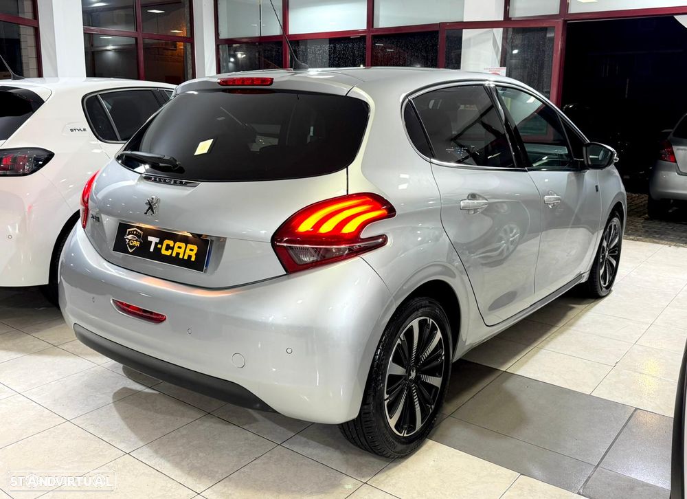 Peugeot 208 PureTech 82 Start & Stop Allure - 19