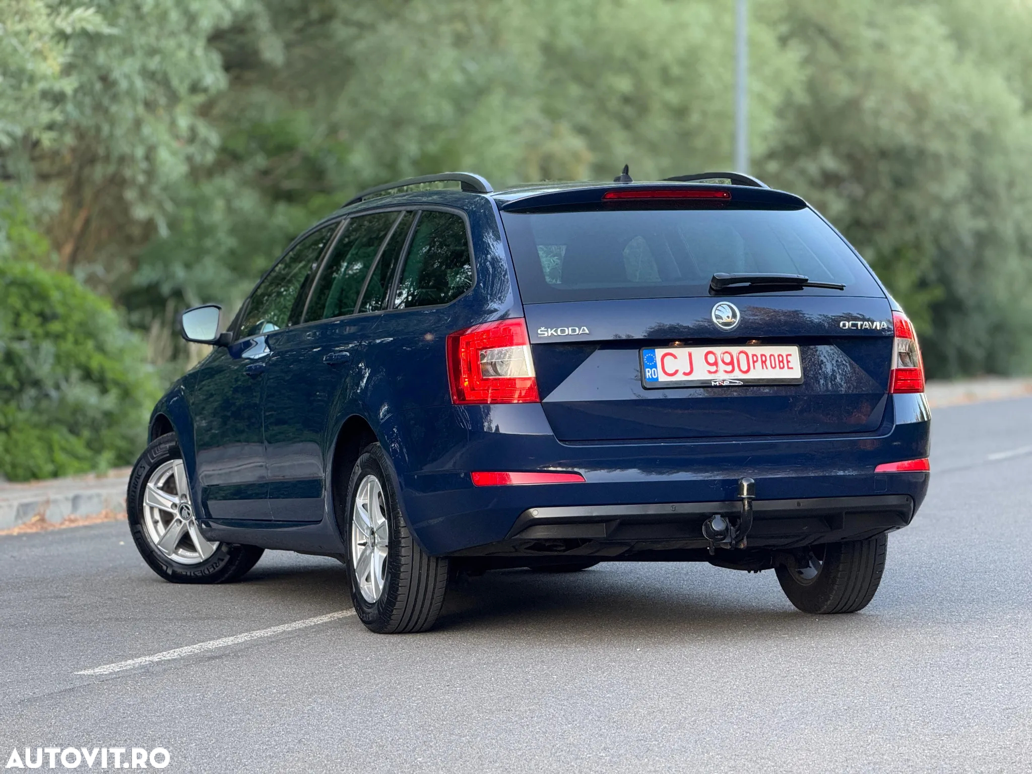 Skoda Octavia 1.6 TDI Business DSG - 4