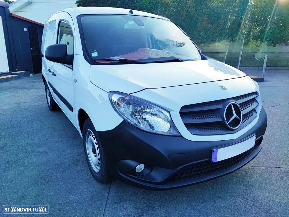 Mercedes-Benz CITAN 109 c/ câmara traseira