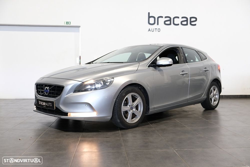 Volvo V40 1.6 D2 Momentum - 1