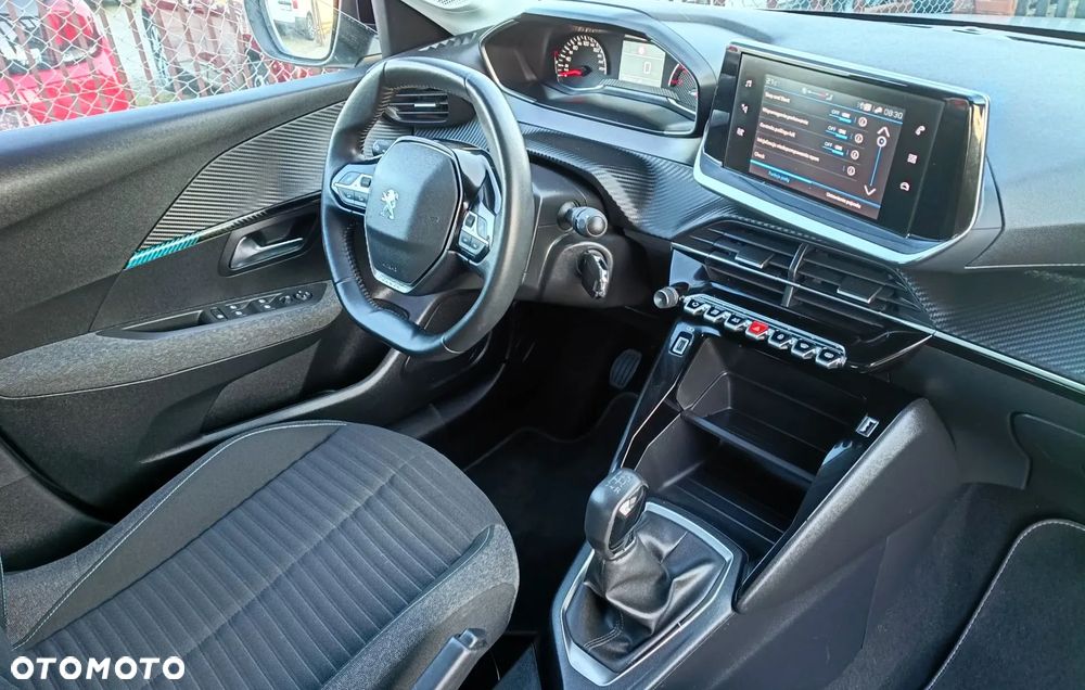 Peugeot 208 - 5