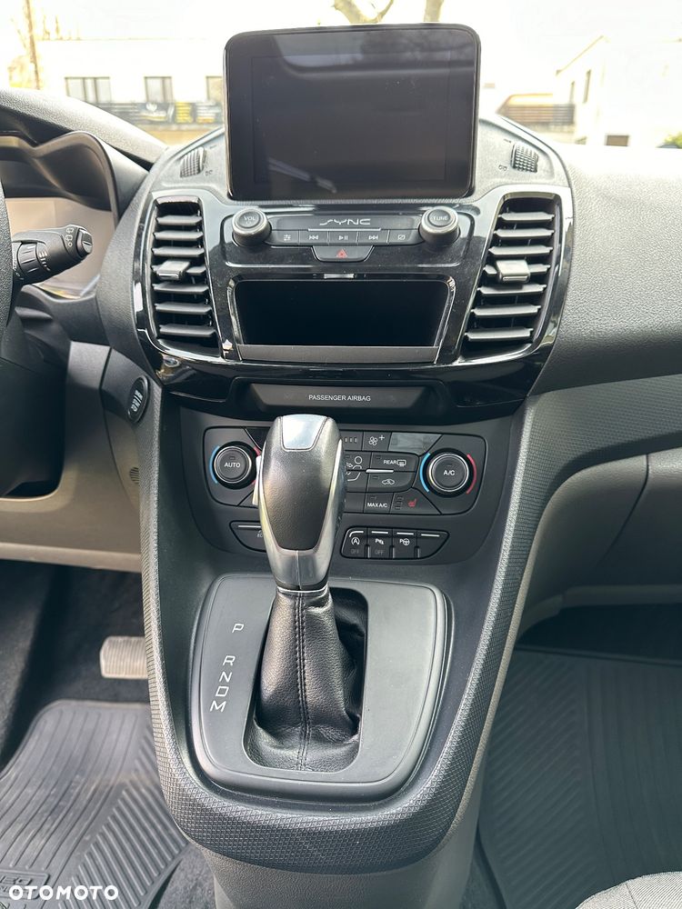 Ford Tourneo Connect - 13