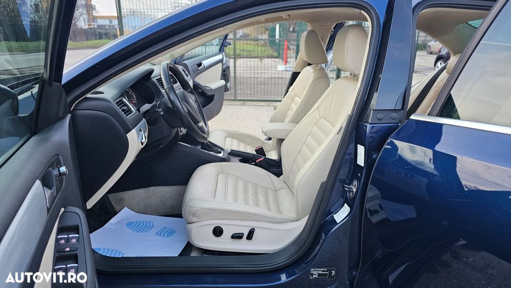 Volkswagen Jetta - 5