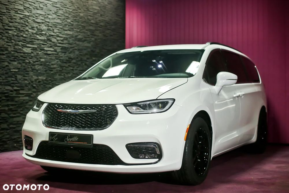 Chrysler Pacifica - 10