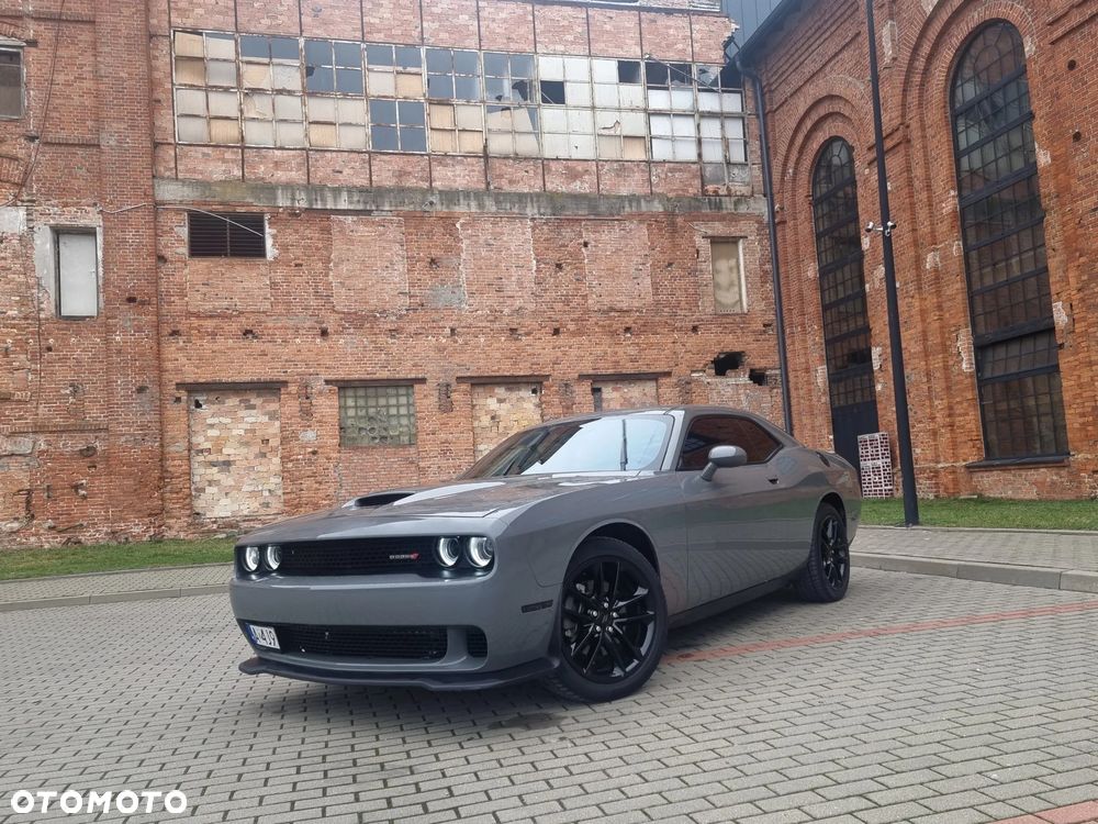 Dodge Challenger - 16